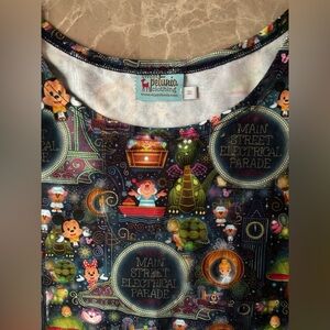 Sweet petunia Disneyland Main Street Electrical Parade women’s sz M short sleeve
